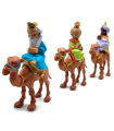 Tradineur - Set de 3 figuras de los reyes a camello para belén - Durexina - Decoración divertida para nacimiento, navidad, tradicional - 8 x 4 x 12,5 cm