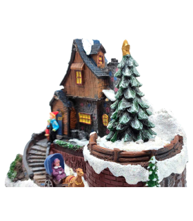 Tradineur - Casa navideña decorativa con luces LED - Fabricado en resina - casita de navidad nevada con figuras a pilas - 15 x 17,5 x 11 cm