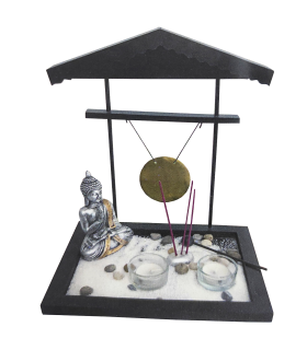 Tradineur - Jardín zen con Buda, gong, 2 portavelas e incienso, figura de buda para meditación, relajación, regalo, incluye arena y piedras, 30 x 26,5 x 19,5 cm