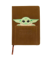 Tradineur - Cuaderno de piel A5 de Star Wars con baby Yoda, color marrón ideal para tomar notas, para la escuela... Medidas 20,7 x 14,6 x 2,1 cm. Licencia oficial Disney