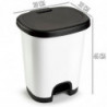 Tradineur - Cubo de basura con pedal - Fabricado en Plástico - Capacidad de 27 Litros - 45 x 38 x 32 cm - Color Blanco y Negro