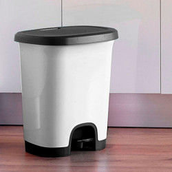 Tradineur - Cubo de basura con pedal - Fabricado en Plástico - Capacidad de 27 Litros - 45 x 38 x 32 cm - Color Negro.