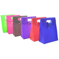 Pack de 12 bolsas para regalo de diferentes y alegres colores, de 16,5 x 12,4 cm, Juego de 12 saquitos para entregar regalos, con lazo de lunares decorativo, realizado en pvc. con cierre de velcro