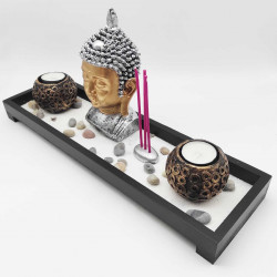 Tradineur - Jardín zen con Buda, 2 portavelas e incienso, figura de buda para meditación, relajación, regalo, incluye arena y pi
