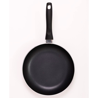 Tradineur - Set de 3 sartenes de aluminio antiadherente "Fusion Black", mango ergonómico soft touch, para todas las cocinas, Ø 18, 20 y 24 cm