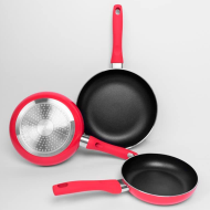 Tradineur - Set de 3 sartenes antiadherentes de aluminio "Fusion Red", mango ergonómico soft touch, para todas las cocinas, Ø 18, 20 y 24 cm