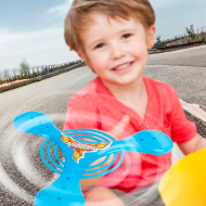 Tradineur - Set de 4 boomerang para principiantes, bumeranes de plástico multicolor, actividades deportivas infantiles y en familia, aire libre