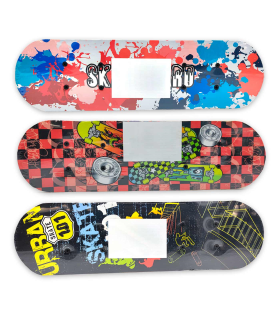 Tradineur - Skateboard completo para niños y jóvenes - Fabricado en madera - Compacto y resistente, divertido de conducir - 12,7 x 42,5 cm - Color Aleatorio.