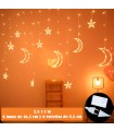 Tradineur - Cortina de luces LED con lunas y estrellas, guirnalda luminosa para interior, 9W, incluye mando regulador, Navidad, ventana, pared, escaparate, bodas, fiestas (138 luces, luz cálida)